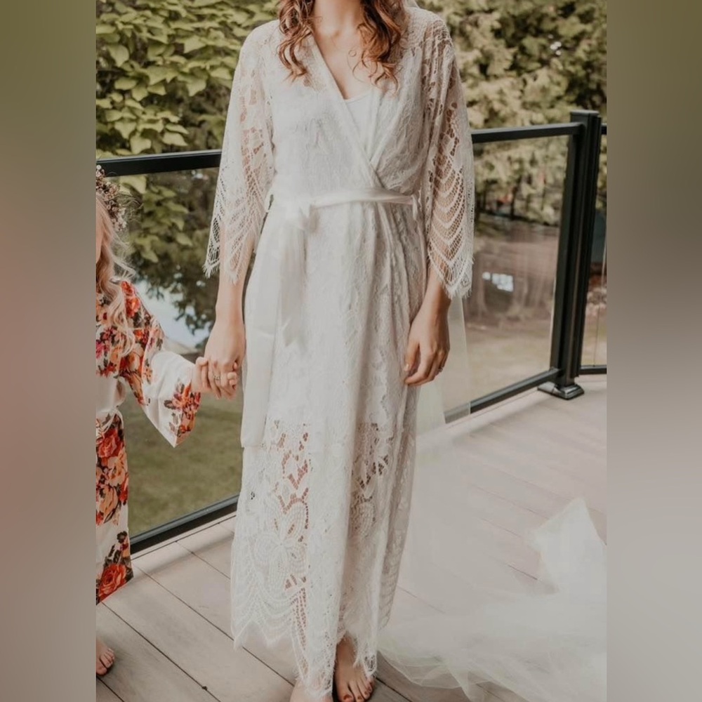 Elegant Lace White Robe